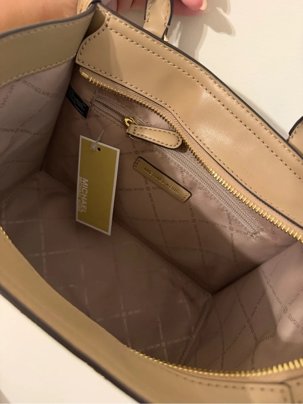 NWT MICHAEL Michael Kors Kris Medium Satchel in Camel